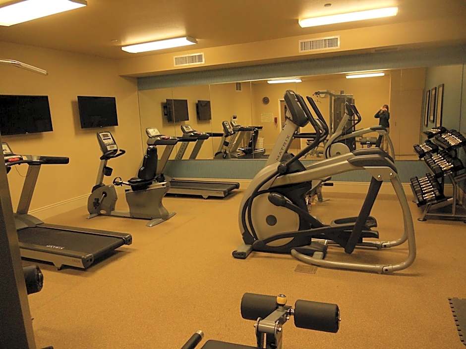 Hawthorn Suites by Wyndham Dickinson