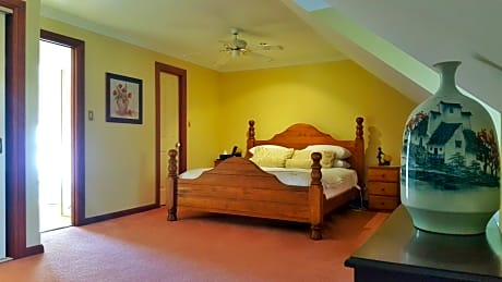 King Room - Illowra Guest house