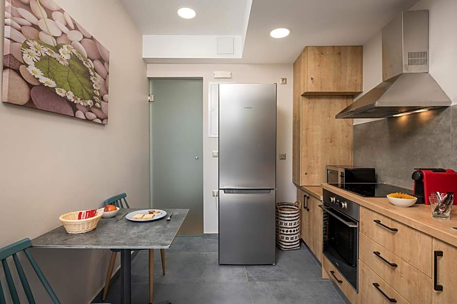 Aequor Luxury Rooms & Apartments