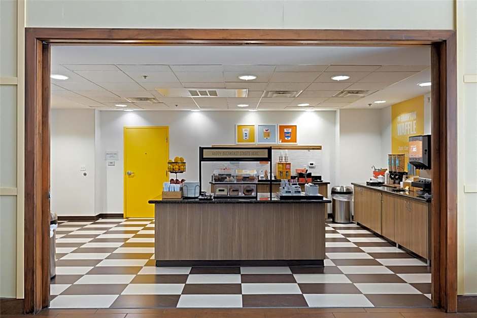 Hampton Inn By Hilton And Suites Madera