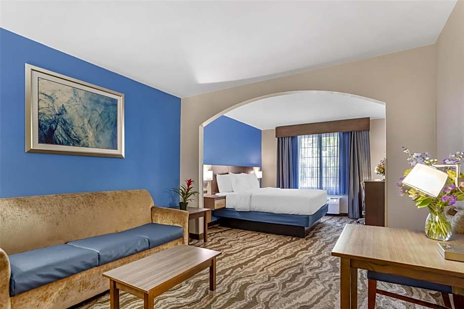 Best Western Plus River Escape Inn & Suites