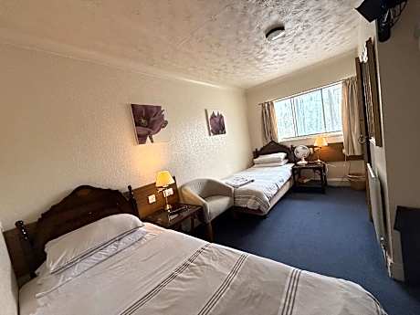 Twin Room 7