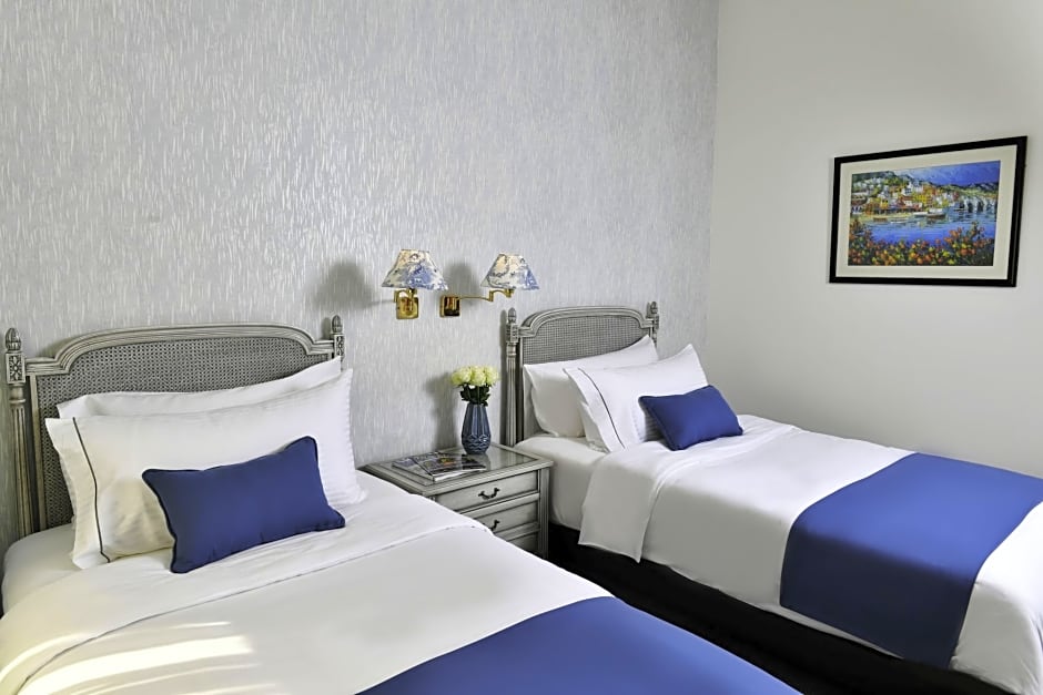 Le Bristol Hotel
