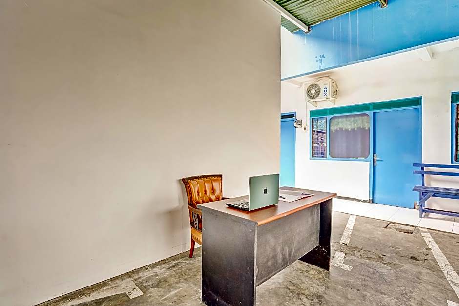 OYO Life 90523 Homestay Jenggolo