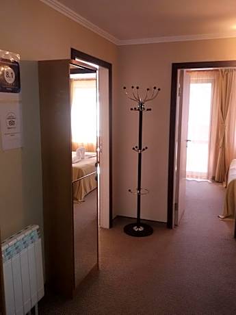 Spacious One-Bedroom Apartment (4 Adults)