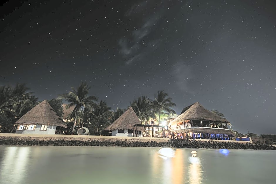 Las Nubes De Holbox