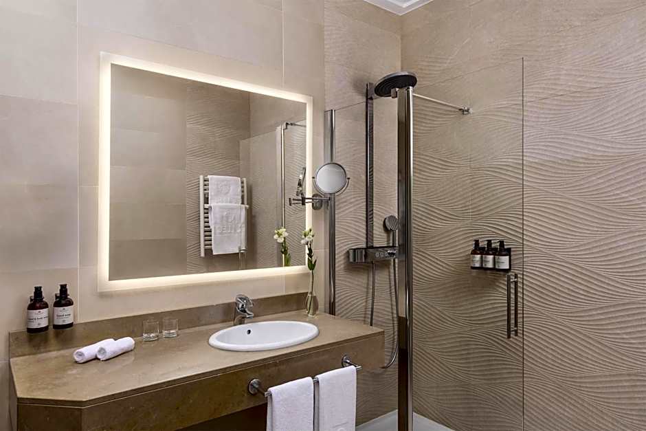 NH Collection Granada Victoria