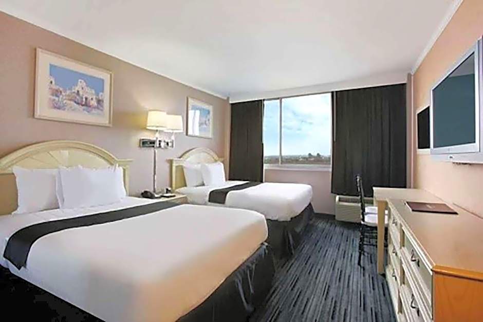 Ramada by Wyndham North Bergen