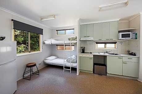 Economy Cabin - Sleeps 4 - Dog Friendly