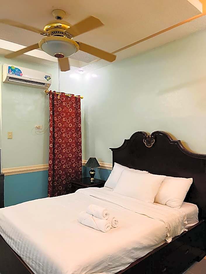 Kokomos Suites Hotel