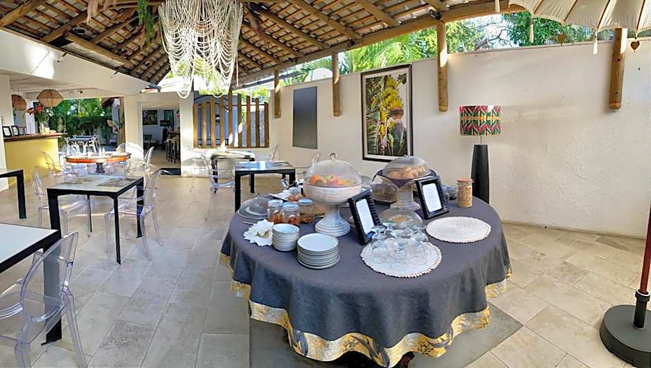 Sous le Badamier Quiet Boutique Hotel with Pool near Grand Baie