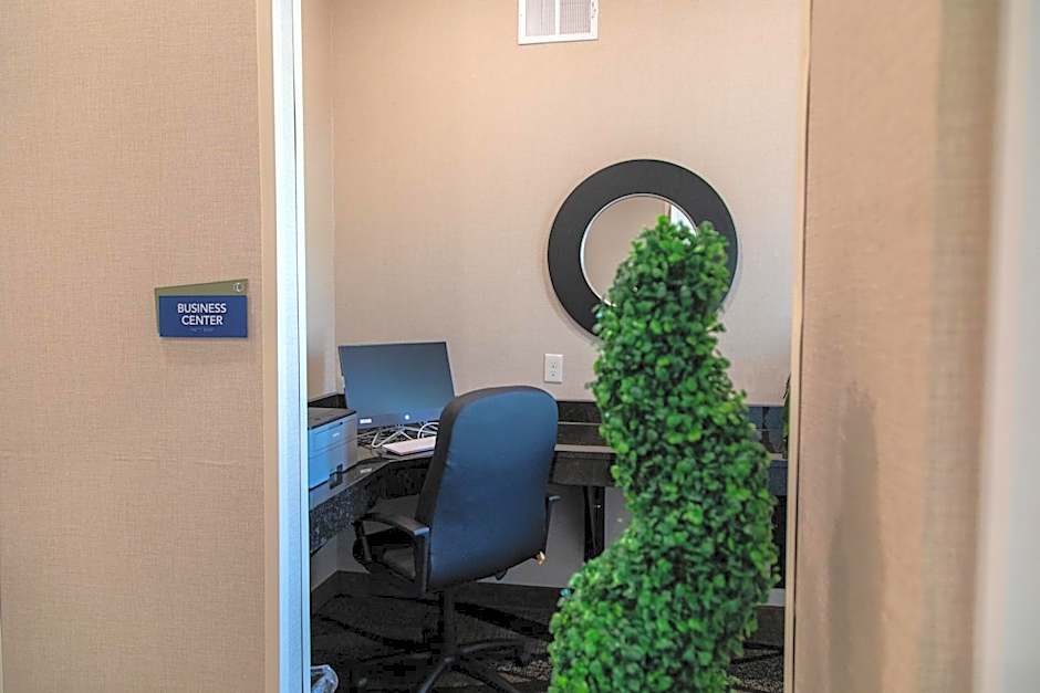 Cobblestone Inn & Suites - Springfield