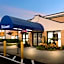 All Seasons Inn & Suites