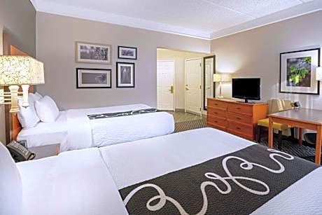 Double Room with Two Double Beds - Disability Access