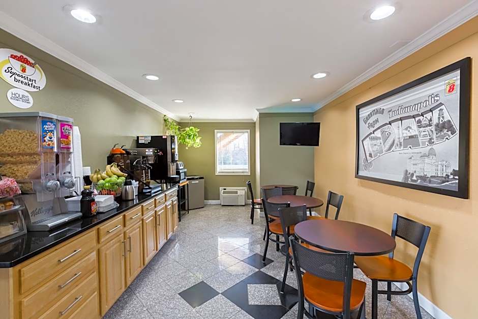 Super 8 by Wyndham Indianapolis-Southport Rd