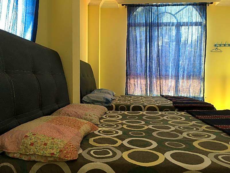 SPOT ON 89857 Azra Inn (Rumah Tumpangan)