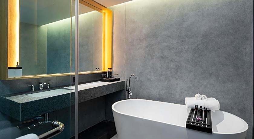 Cross Pattaya Oceanphere