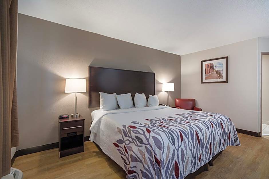 Red Roof Inn & Suites Jacksonville, NC