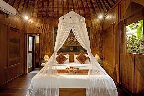 One Bedroom Wooden Sharing Pool Villa