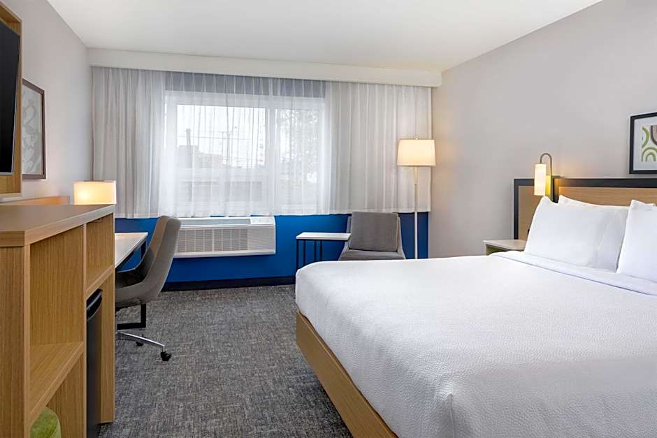 Spark by Hilton Montreal Brossard