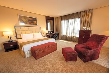 Deluxe King Room - Smoking -  25% discount on Room Service & Laundry & 15% discount on Spa
