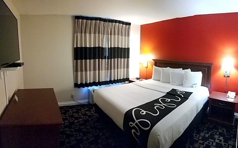 Photo 1 of 5 of Efficiency 1 King Bed Suite
