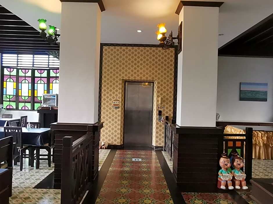 Dee Andaman Hotel