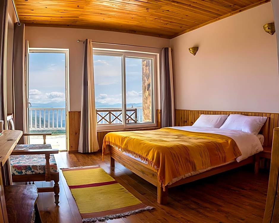 Kasar Rainbow Yoga Retreat