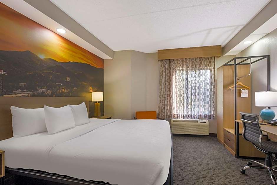 Clarion Pointe Sevierville-Pigeon Forge