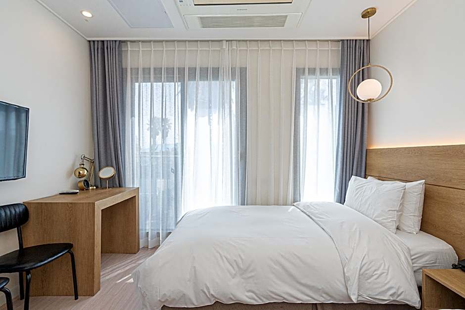 Hotel The Grang Jungmun