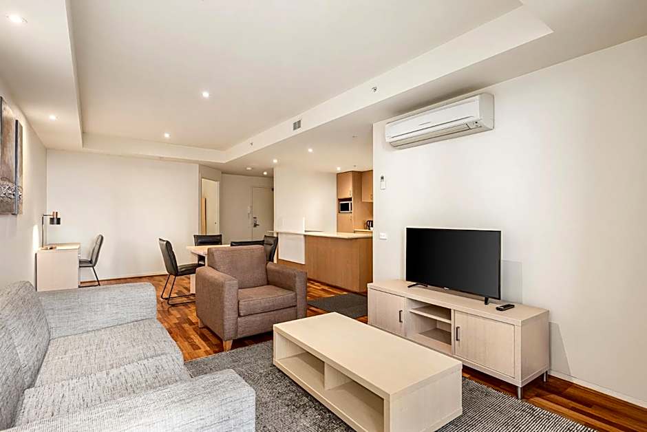 Oaks Melbourne on Lonsdale Suites