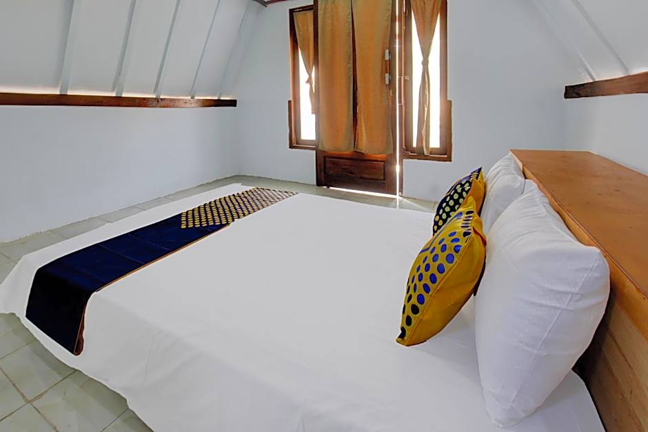 OYO Life 93154 White Kos Jenggala