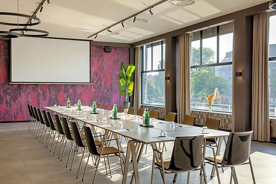 Apollo Hotel Amsterdam, a Tribute Portfolio Hotel