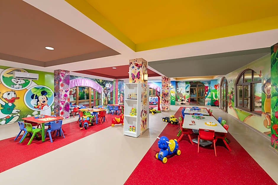 Delphin Imperial Lara