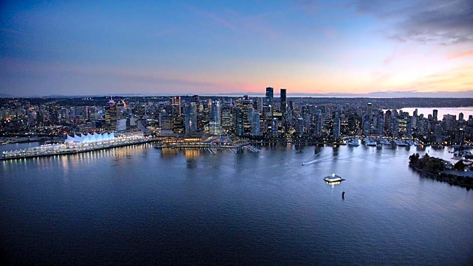 Holiday Inn & Suites Vancouver Downtown By IHG