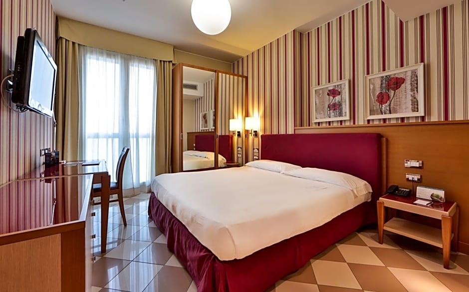 UNAHOTELS The ONE Milano Hotel & Residence