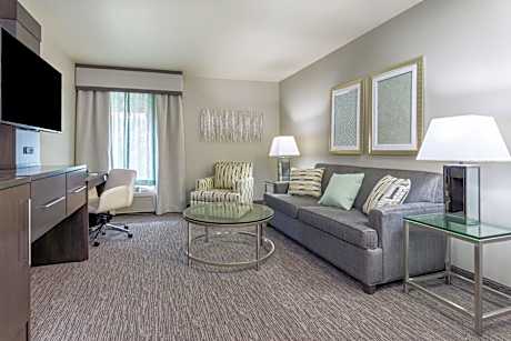 Double Room with Two Double Beds - Hearing Mobility Access with Tub - Non-Smoking