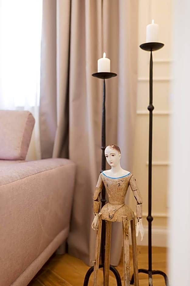 Naxi Suites