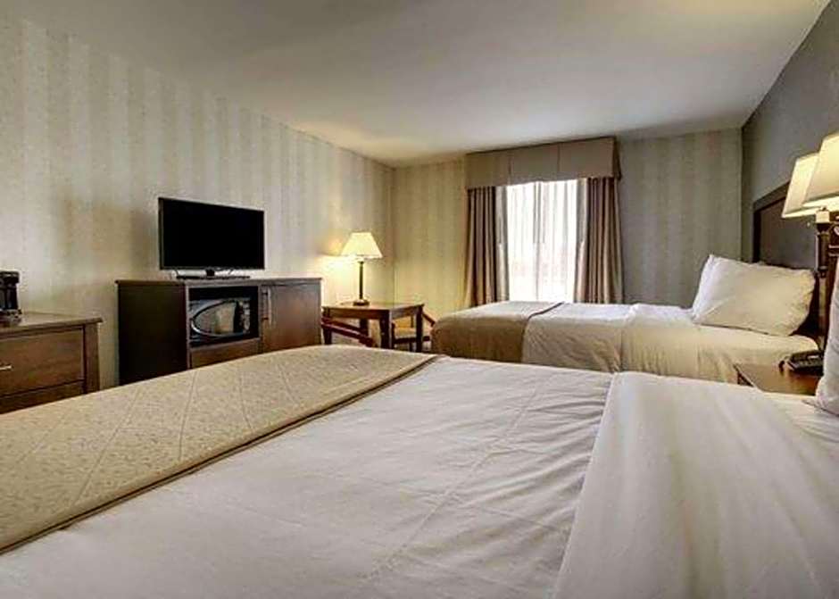 The Atrium Hotel on Third