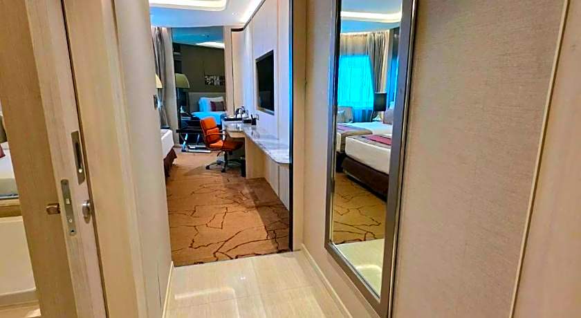 Graceland Bangkok By Grace Hotel