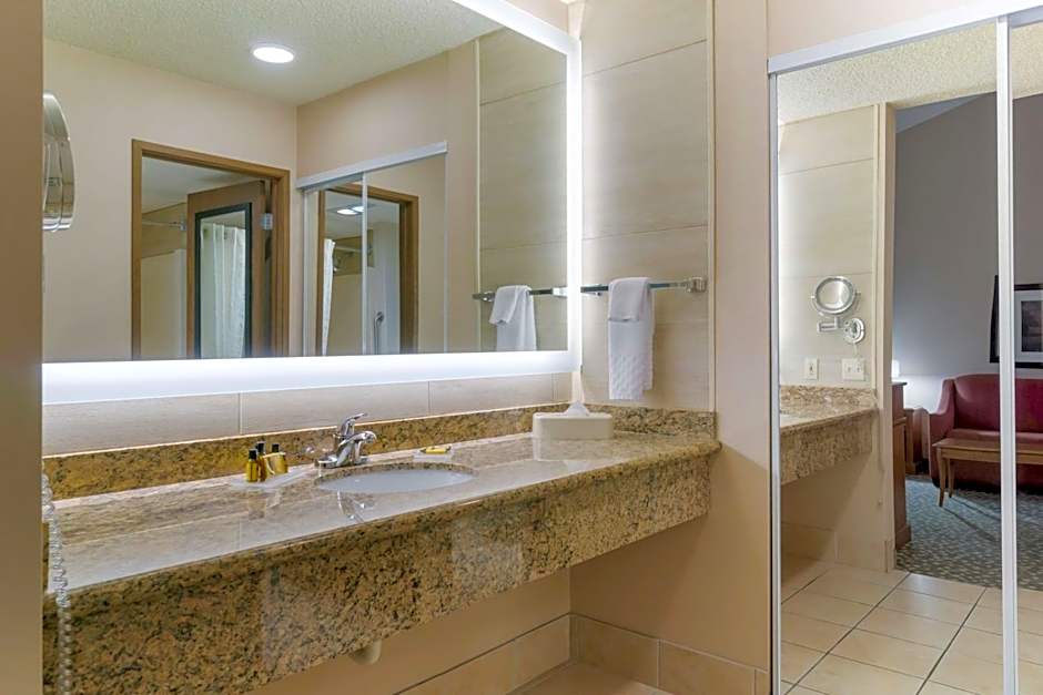 Best Western Plus Harbor Plaza And Conference Center