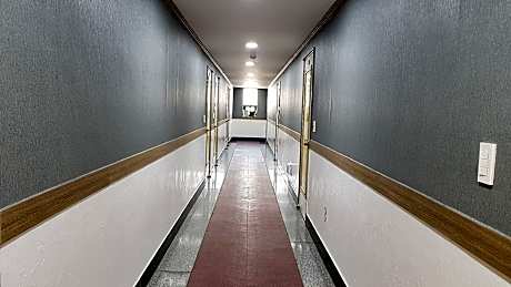 Goodstay Alps Motel