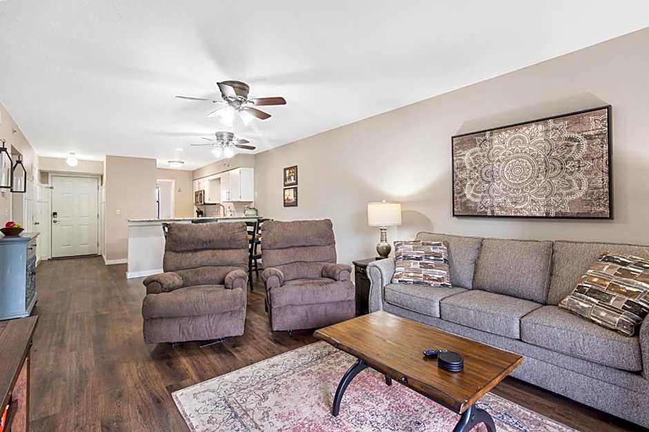 Branson Getaway, Pools, Hot Tub & Lake Access