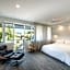 Heart Hotel and Gallery Whitsundays