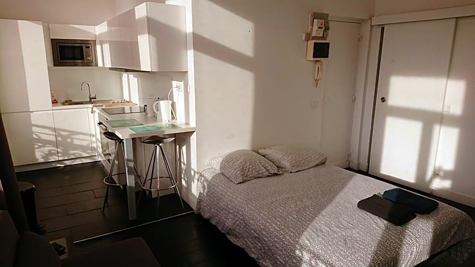 Studio Hypercentre proche gares et métro