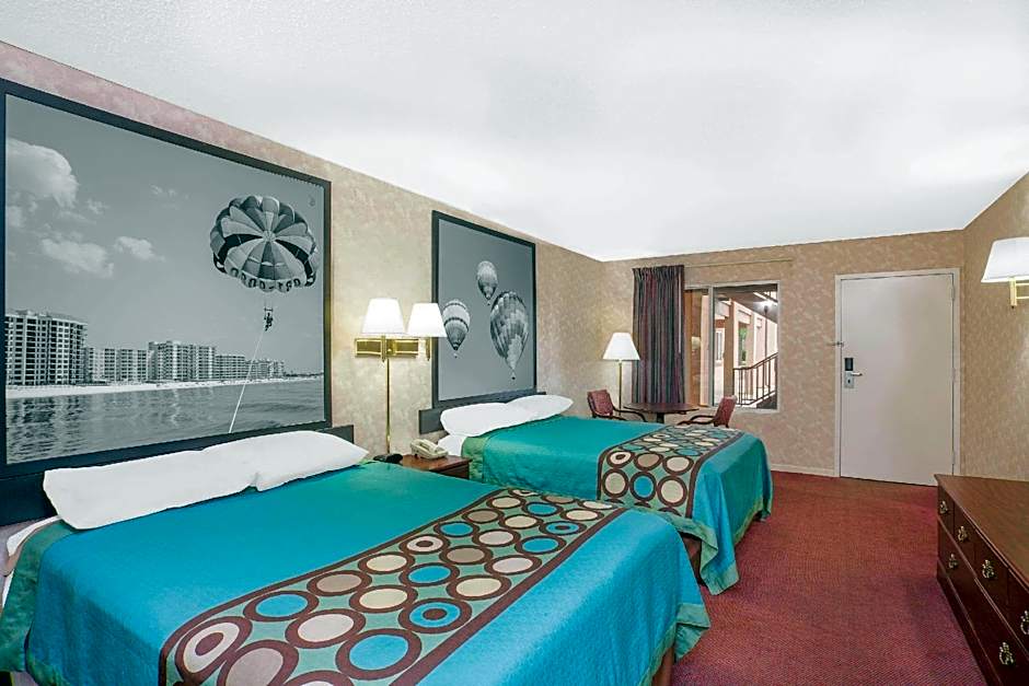 Super 8 by Wyndham Decatur Priceville