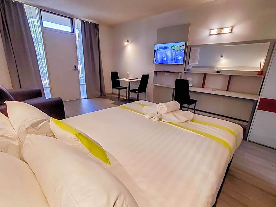 Sandors Motor Inn
