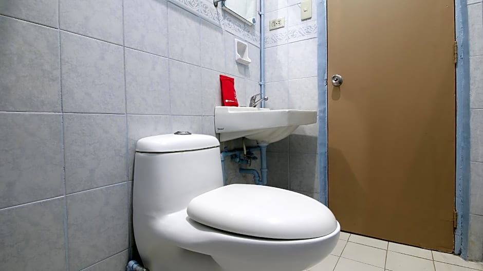 RedDoorz Plus Bienvenido Boarding House Las Pinas Weekly Stay