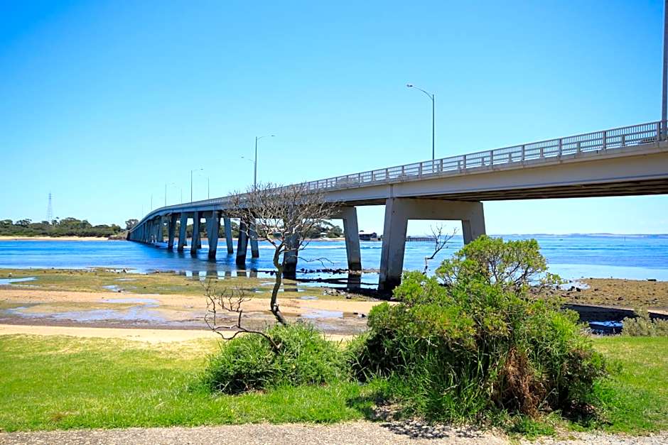 Pelicans Motel San Remo