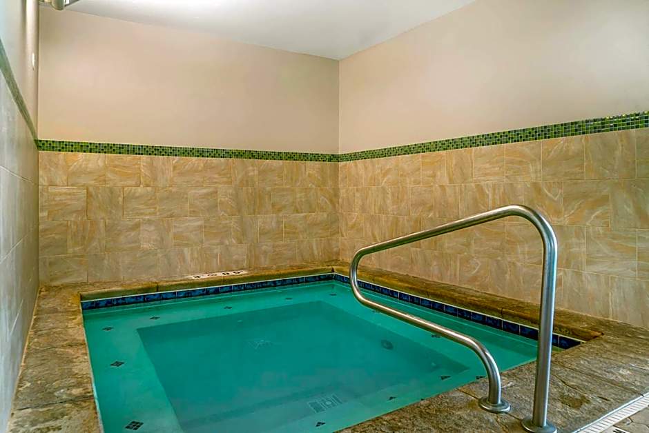 Country Inn & Suites by Radisson, Rossford - Toledo South